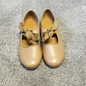 Almost NEW Girls Tap Dance Shoes